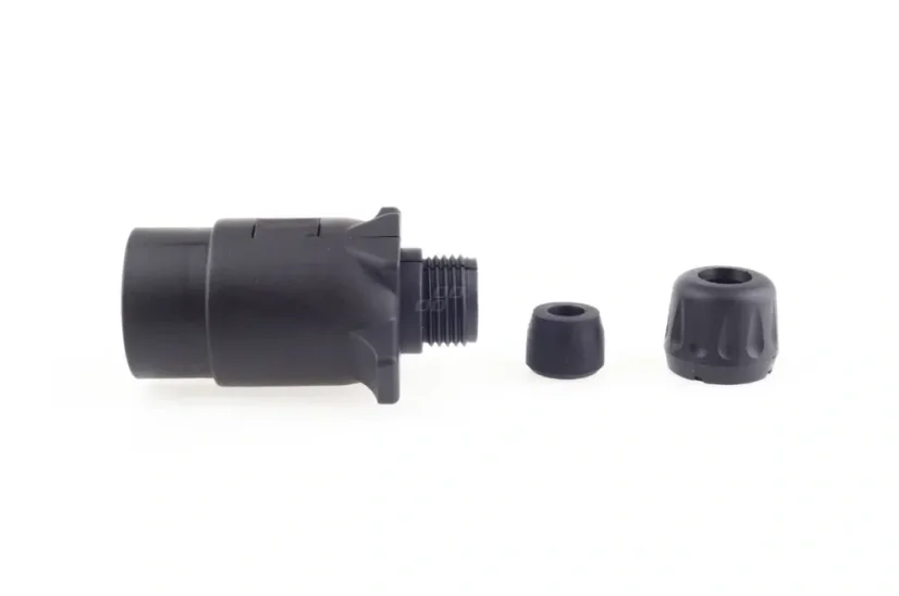 Zástrčka tažného zařízení 7 pin plast