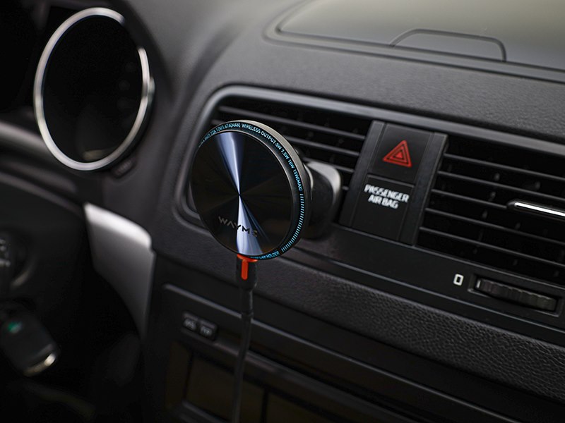 Magnetický držák telefonu do mřížky ventilace s indukčním nabíjením - sada s USB-C kabelem a kroužkem