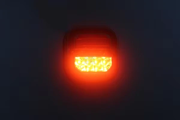 Bezdrátová zadní LED světla 12/24 V s magnetickým držákem, v kufříku