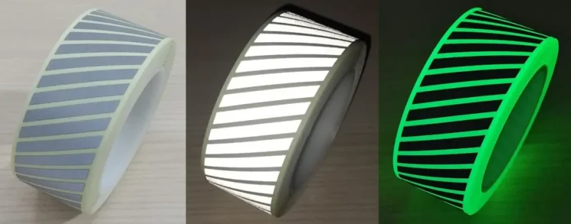 Reflexní fotoluminiscenční nažehlovací páska vzor šrafování 50 mm